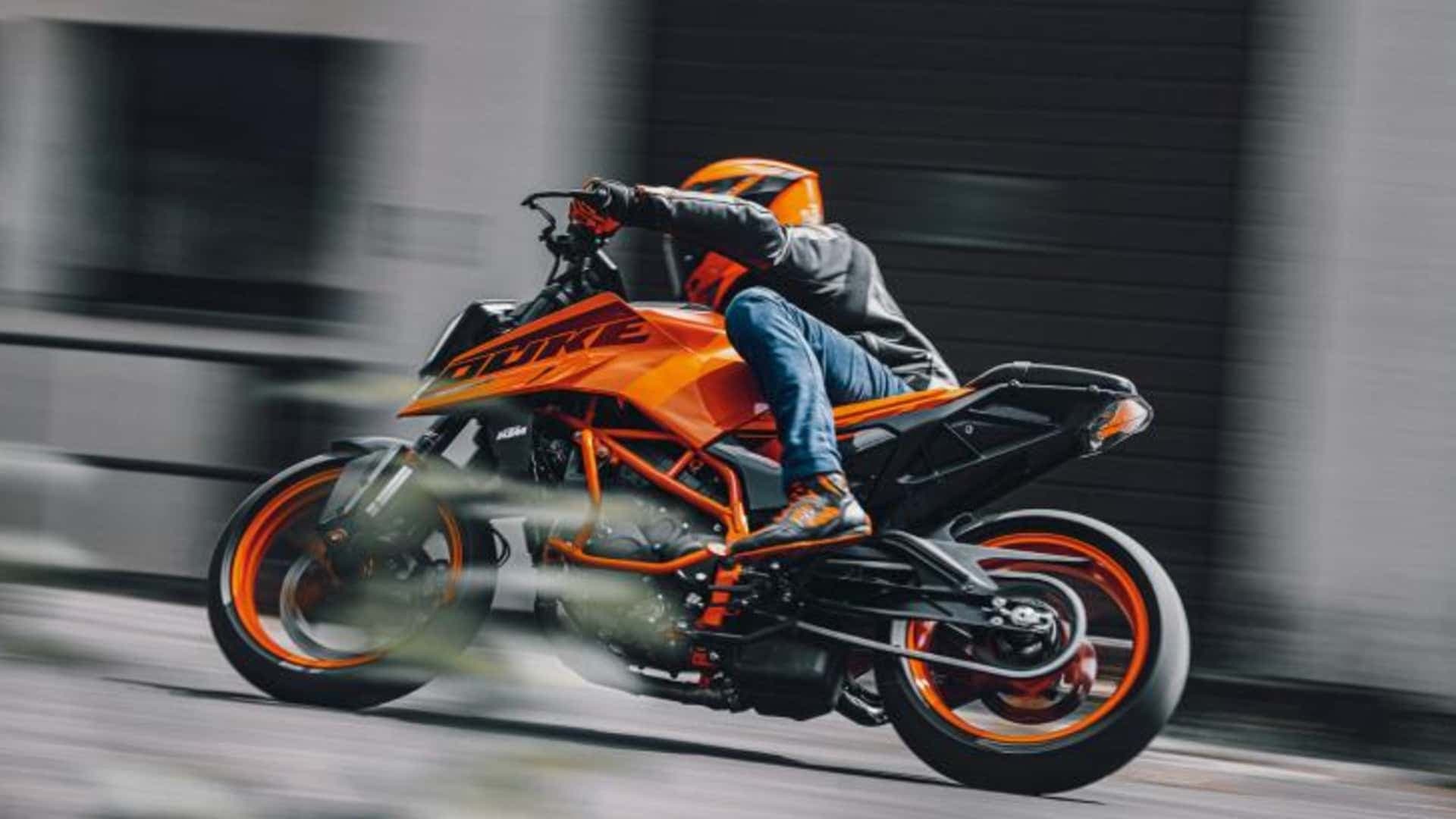 2024 KTM 390 DUKE-media-2